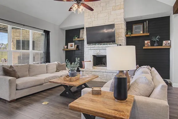 $590,000 | 3230 Knob Road, Springtown, TX 76082