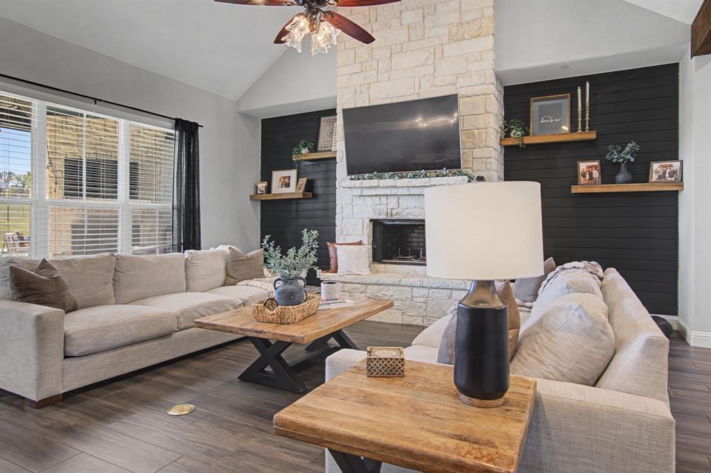 3230 Knob Road Springtown, TX 76082 - Photo 9 of 40