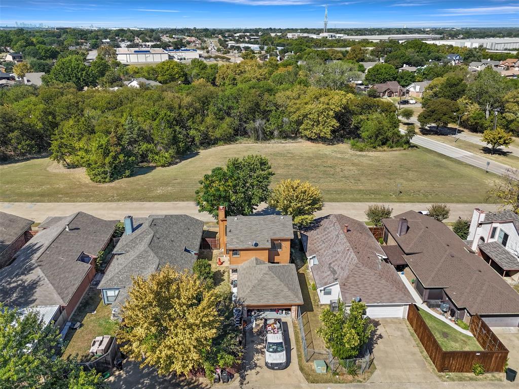 420 Seminary Ridge Mesquite, TX 75149 - Photo 33 of 36 an aerial view of residential houses with outdoor space