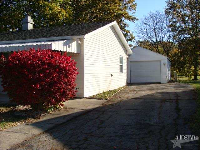 6201 Kent Road Fort Wayne, IN 46816 - Photo 3 of 15