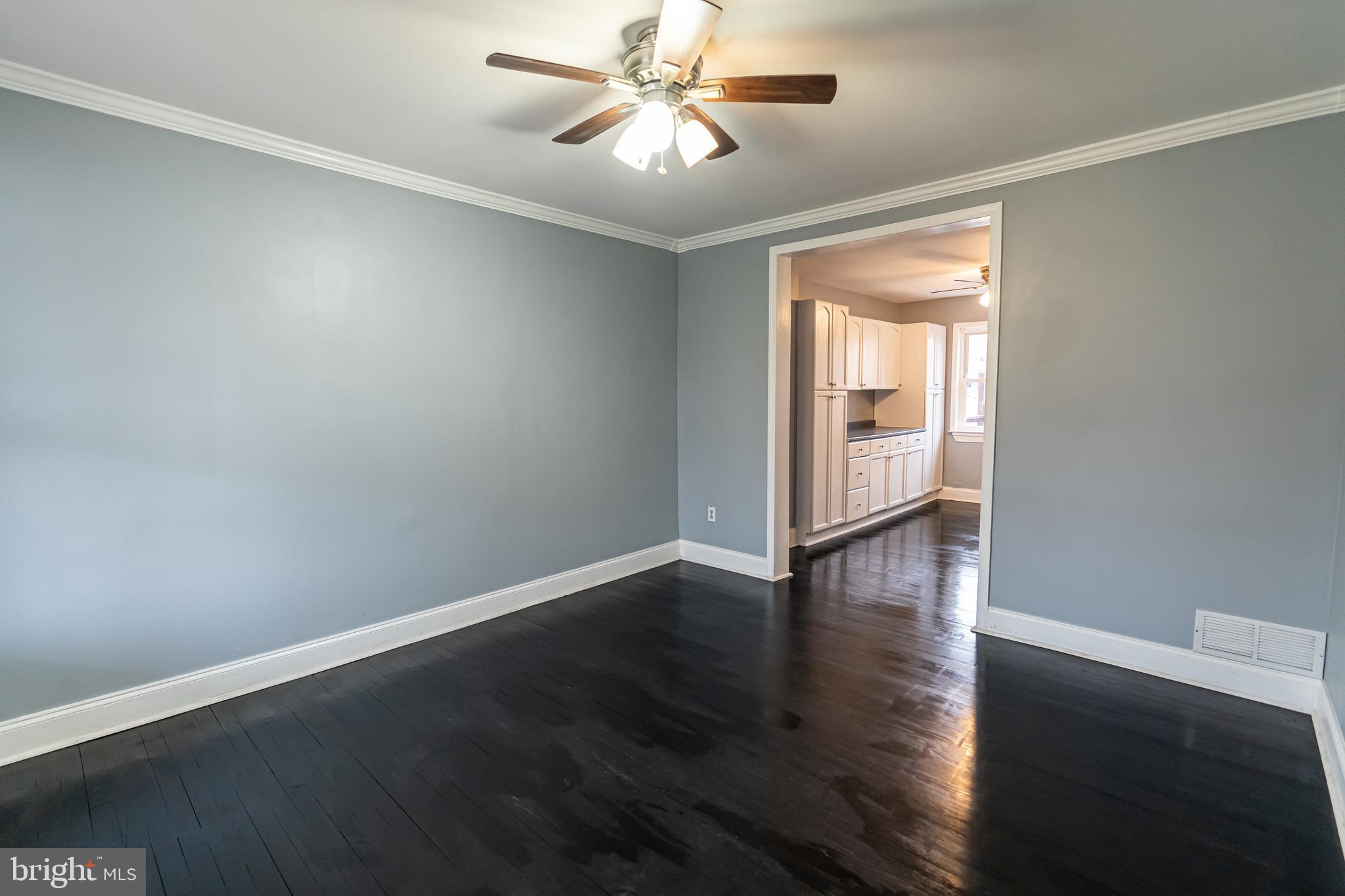 7952 Charlesmont Road Baltimore, MD 21222 - Photo 4 of 30