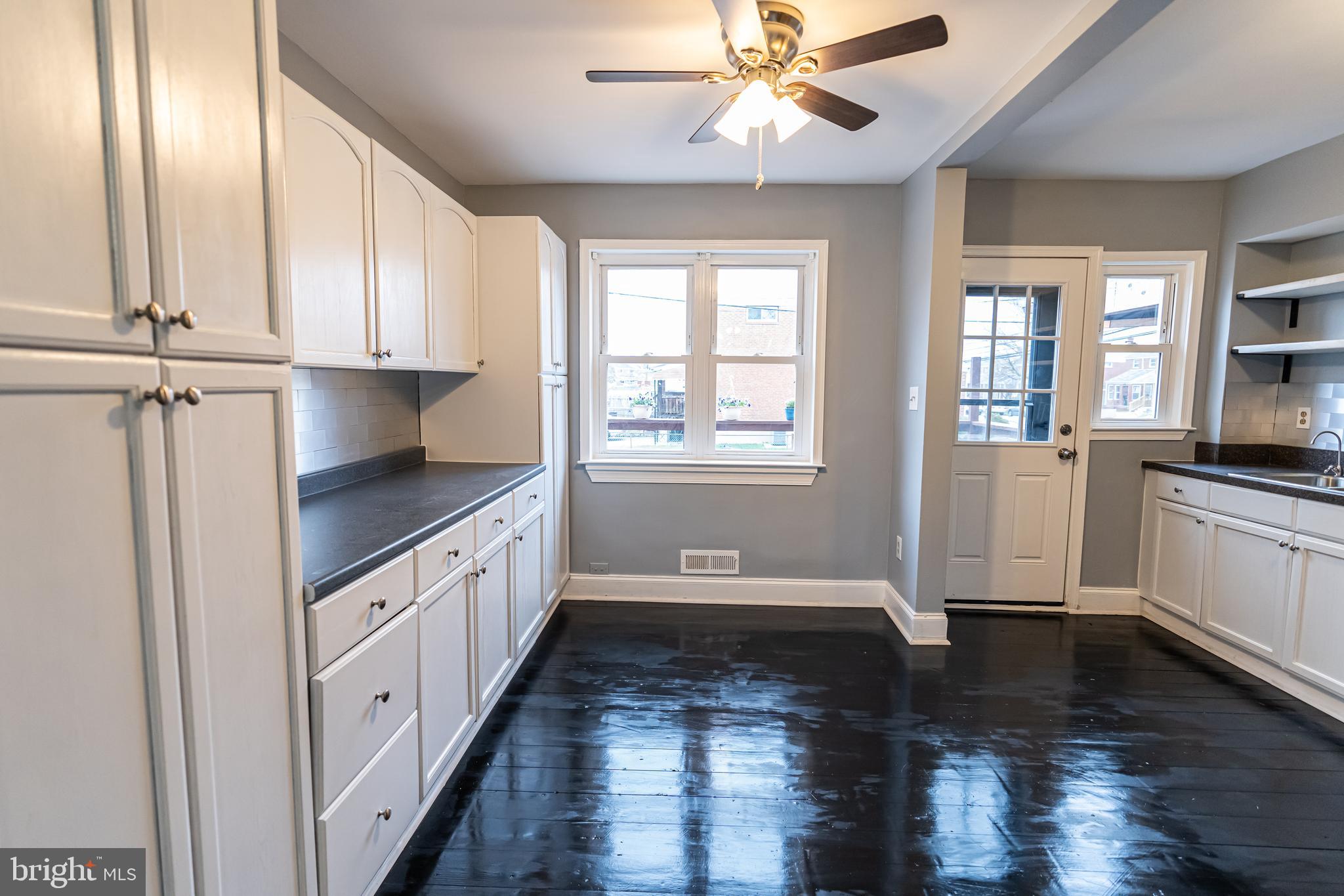 7952 Charlesmont Road Baltimore, MD 21222 - Photo 7 of 30