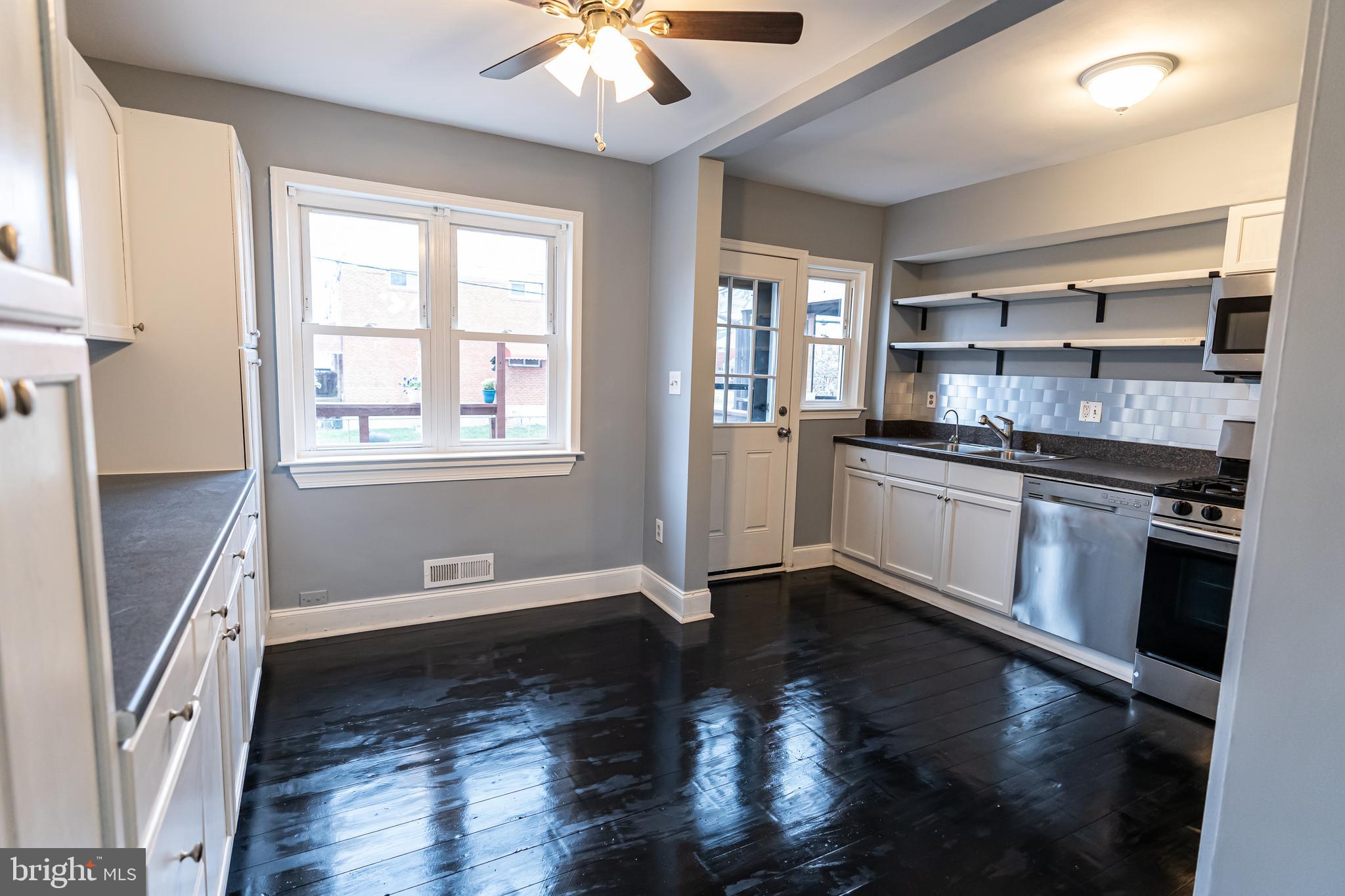 7952 Charlesmont Road Baltimore, MD 21222 - Photo 8 of 30