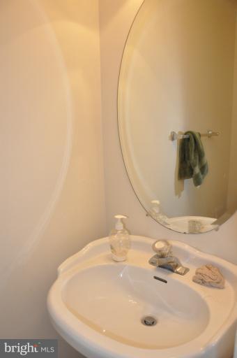 8015 Telegraph Road Severn, MD 21144 - Photo 22 of 30 Bath