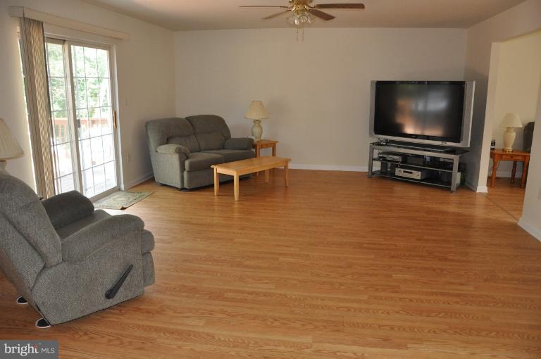 8015 Telegraph Road Severn, MD 21144 - Photo 4 of 30 Family Room