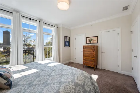 $789,000 | 3443 North Whipple Street, Chicago, IL 60618