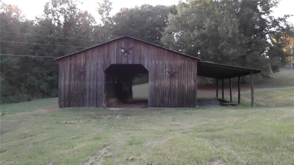 702 Yount Road Eden, NC 27288 - Photo 5 of 47 Gallery Image 5