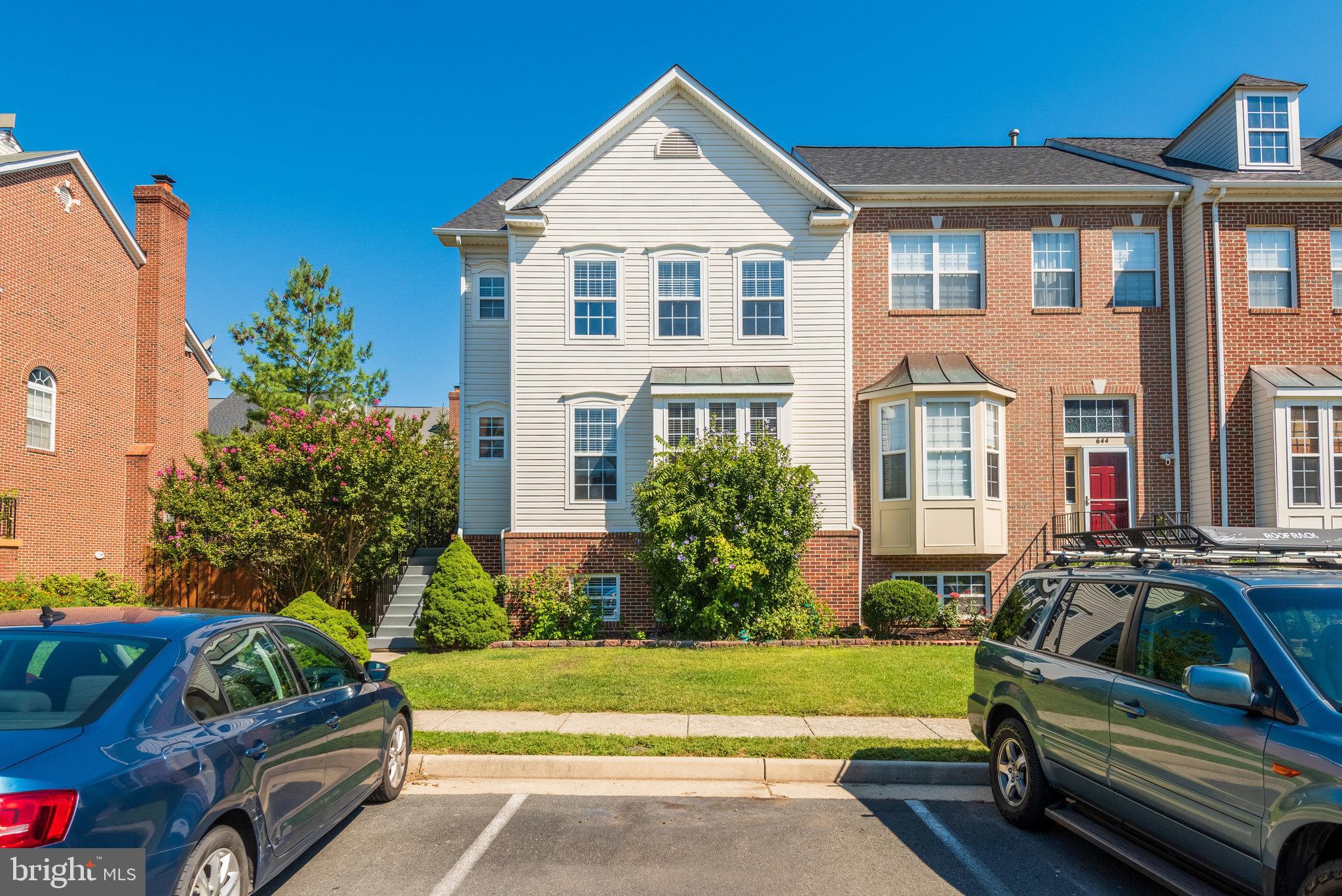 642 Springhouse Square Southeast Leesburg, VA 20175 - Photo 3 of 60 Gallery Image 3