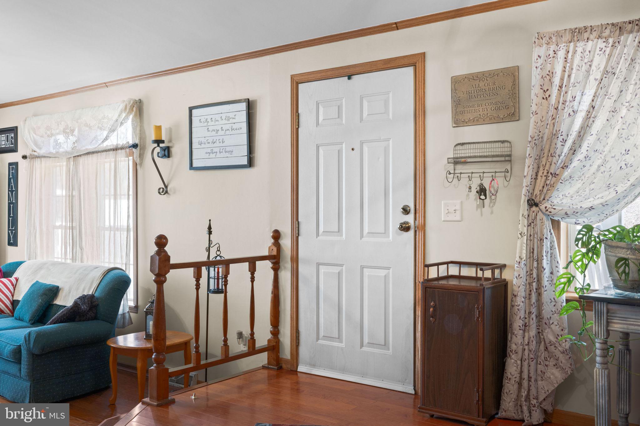 264 Vista Road Klingerstown, PA 17941 - Photo 11 of 38 Foyer