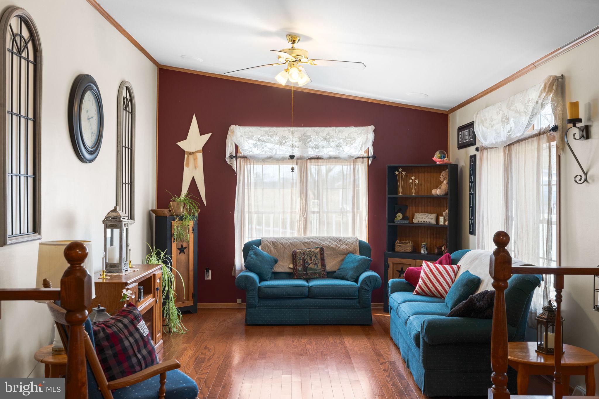264 Vista Road Klingerstown, PA 17941 - Photo 12 of 38 Family Room