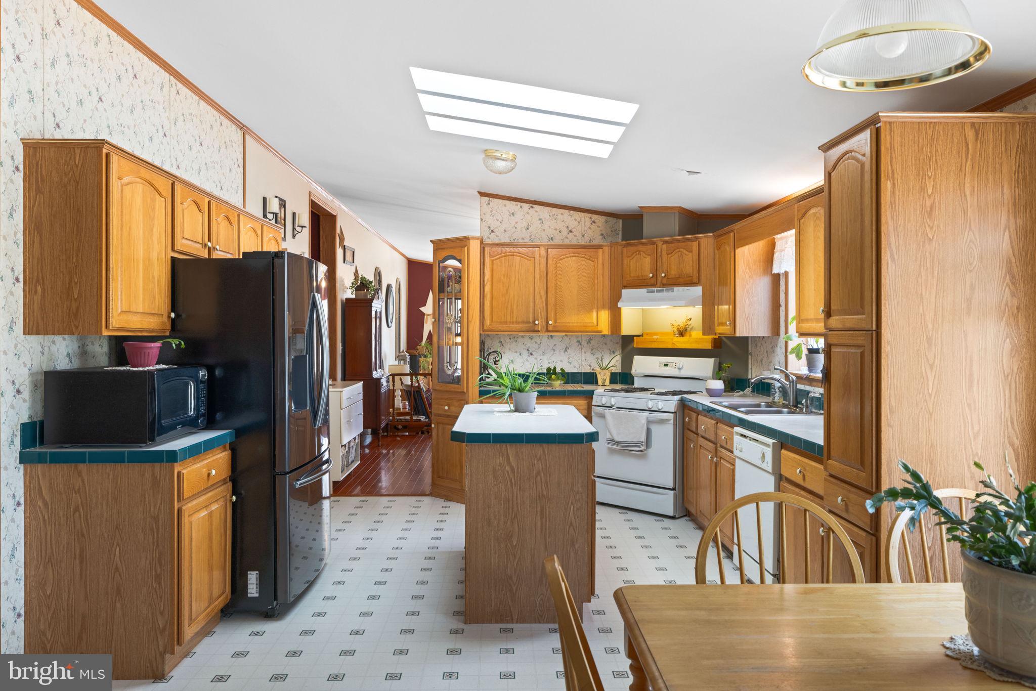 264 Vista Road Klingerstown, PA 17941 - Photo 20 of 38 Spacious Kitchen