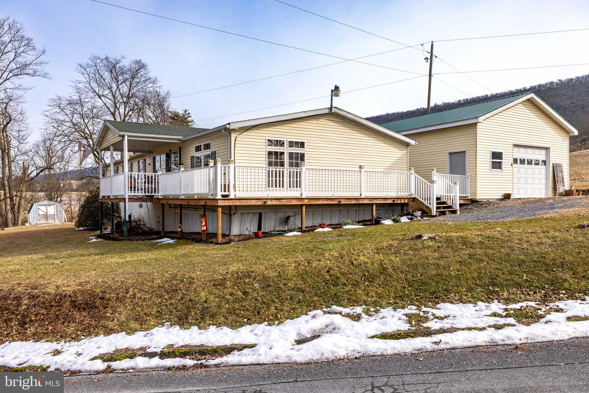 264 Vista Road Klingerstown, PA 17941 - Photo 4 of 38 Wrap Around Porch