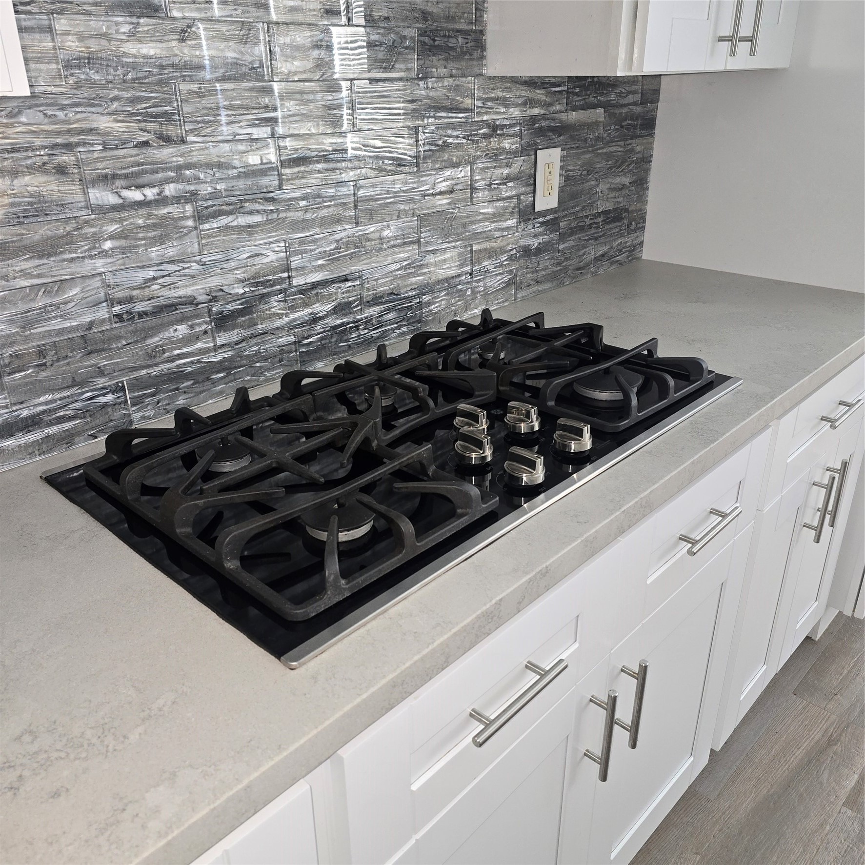 18302 Rittenhouse Park Court Spring, TX 77379 - Photo 6 of 42 COMMERCIAL GRADE GAS COOKTOP