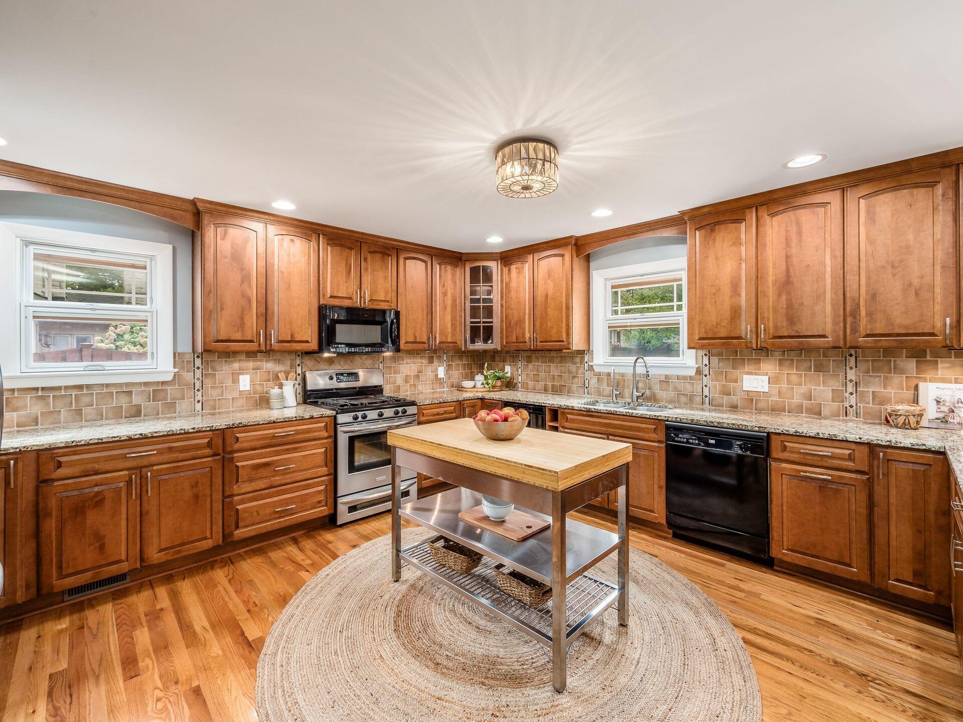 2121 North Star Road Columbus, OH 43221 - Photo 8 of 52