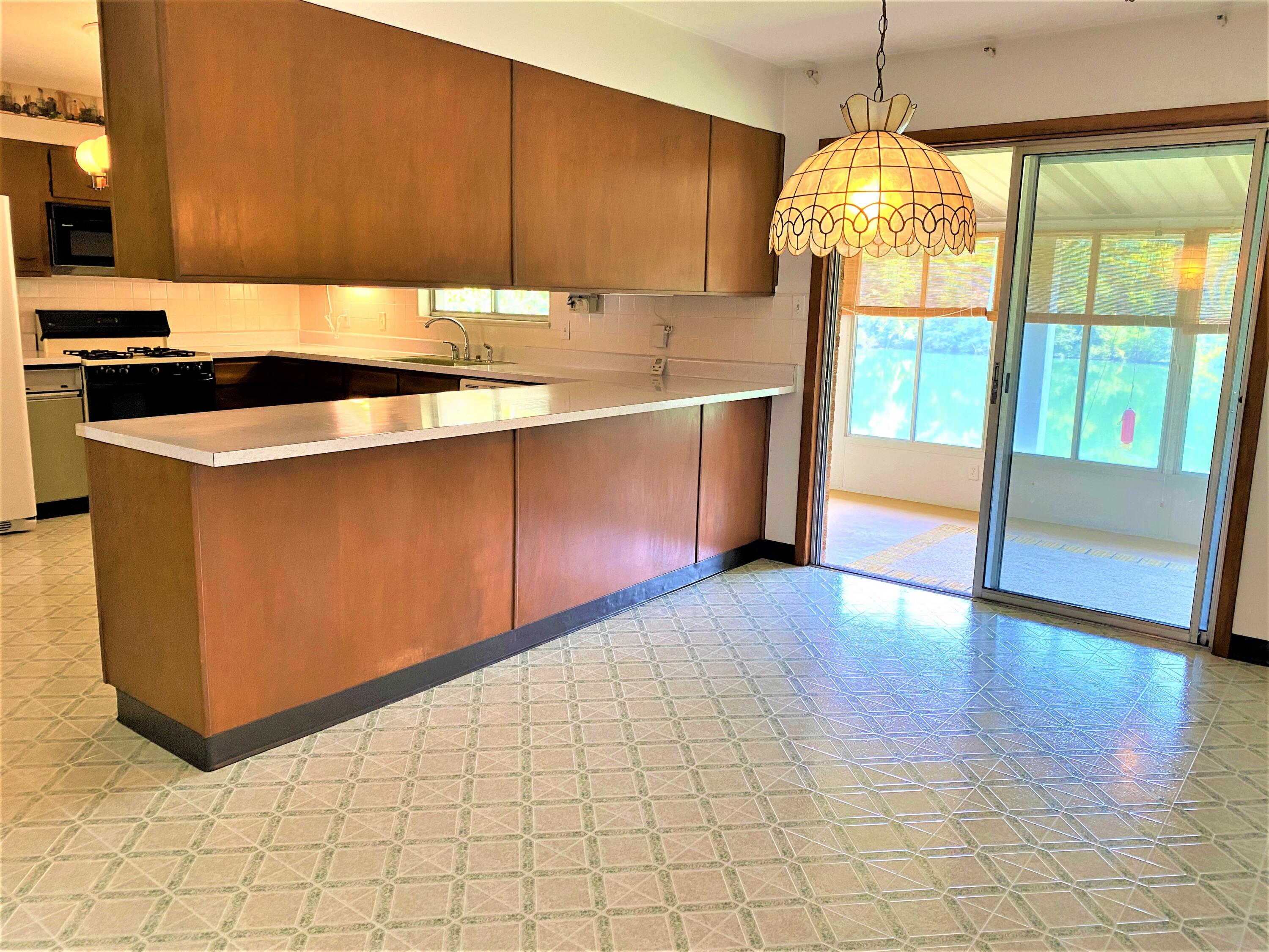 410 Riverside Drive Clinton, TN 37716 - Photo 11 of 32 Dining Room