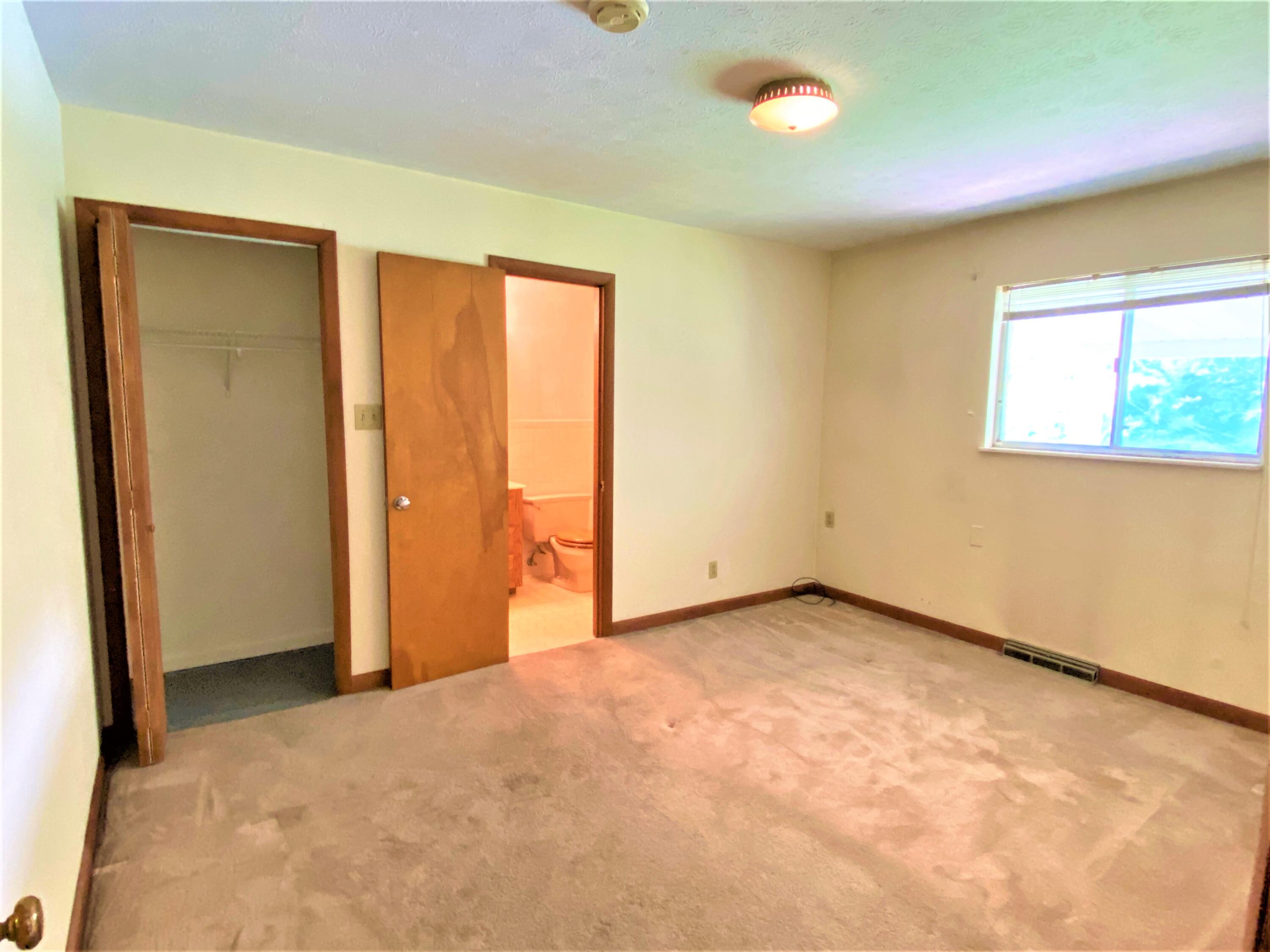 410 Riverside Drive Clinton, TN 37716 - Photo 15 of 32 Master Bedroom