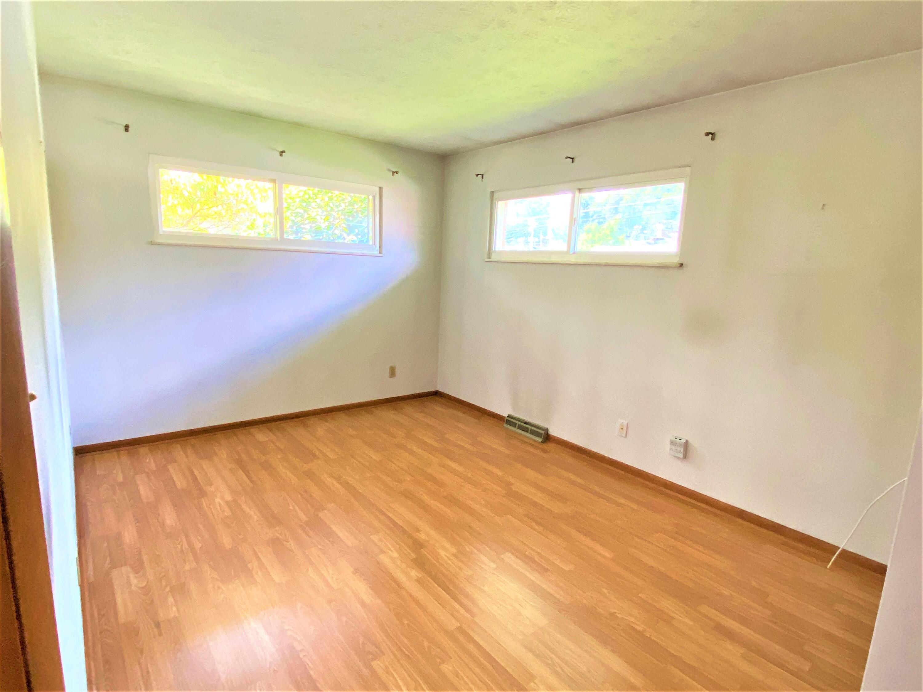 410 Riverside Drive Clinton, TN 37716 - Photo 18 of 32 Bedroom 2