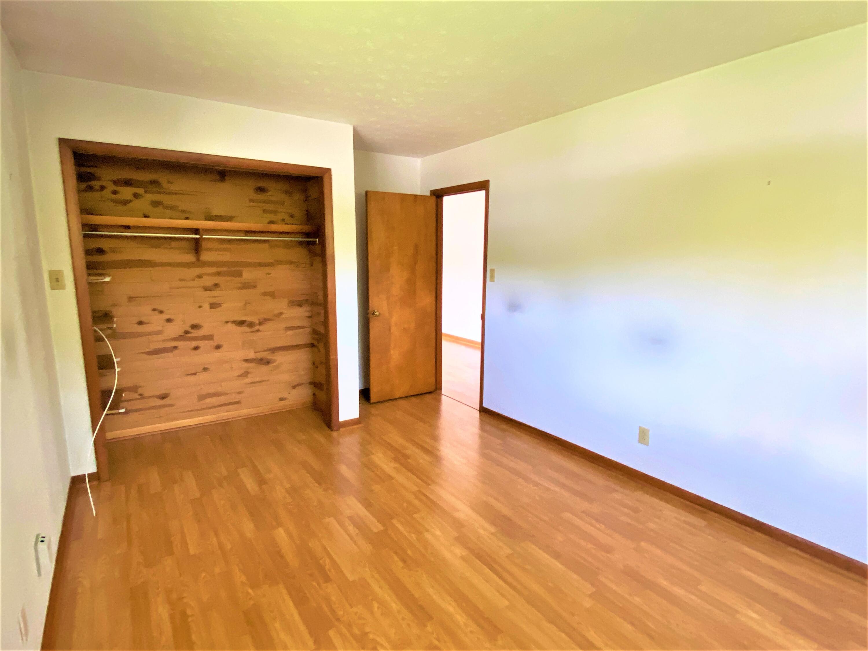 410 Riverside Drive Clinton, TN 37716 - Photo 19 of 32 Bedroom 2