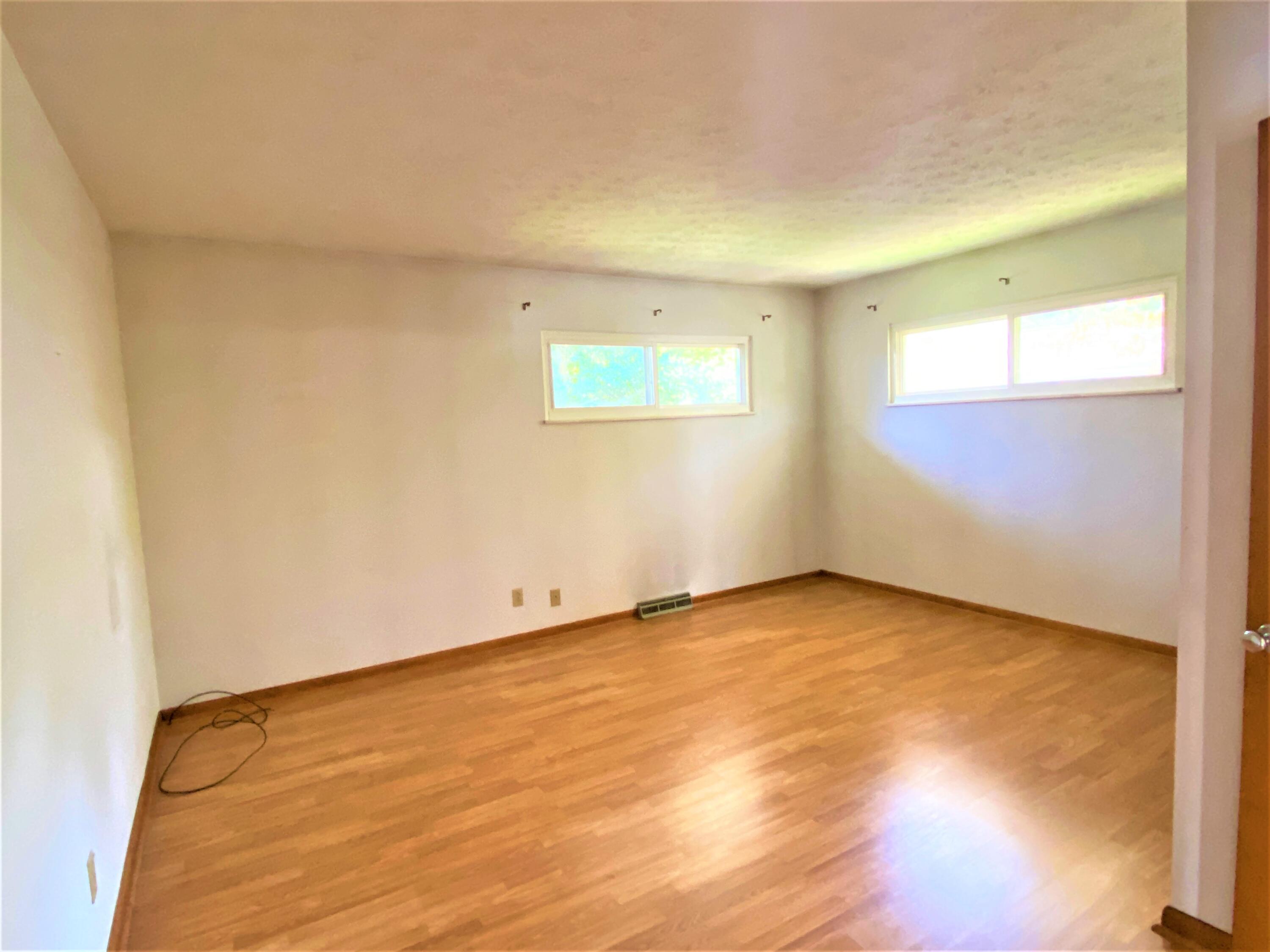 410 Riverside Drive Clinton, TN 37716 - Photo 20 of 32 Bedroom 3