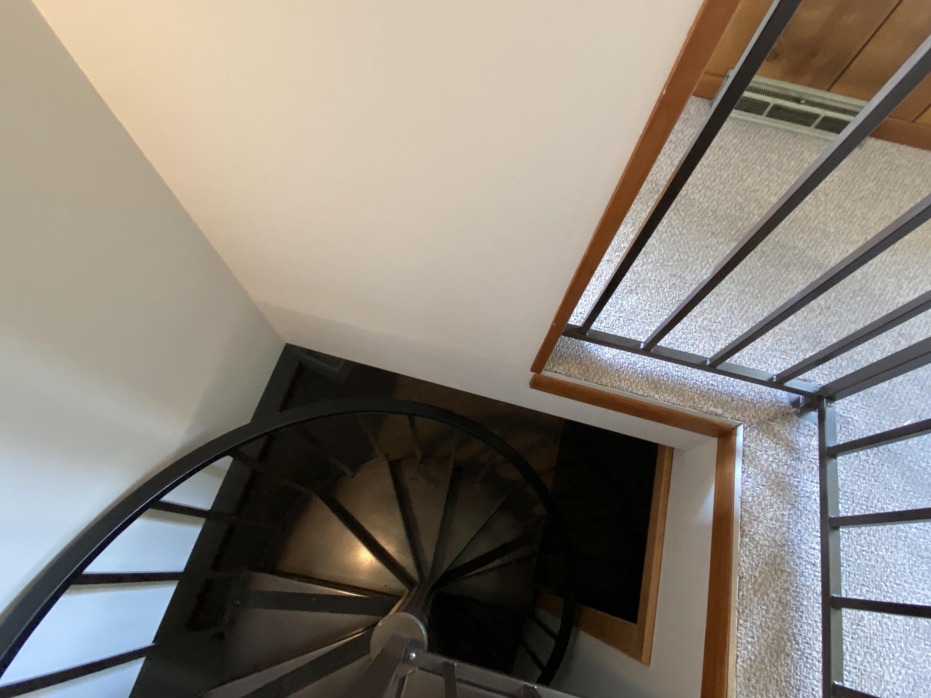 410 Riverside Drive Clinton, TN 37716 - Photo 25 of 32 Spiral Staircase