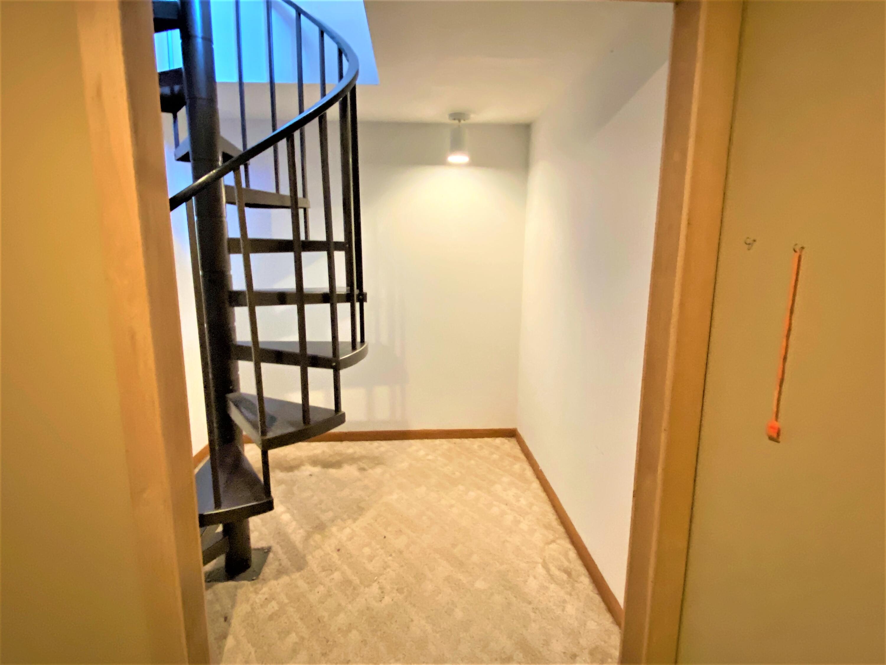 410 Riverside Drive Clinton, TN 37716 - Photo 26 of 32 Spiral/Basement