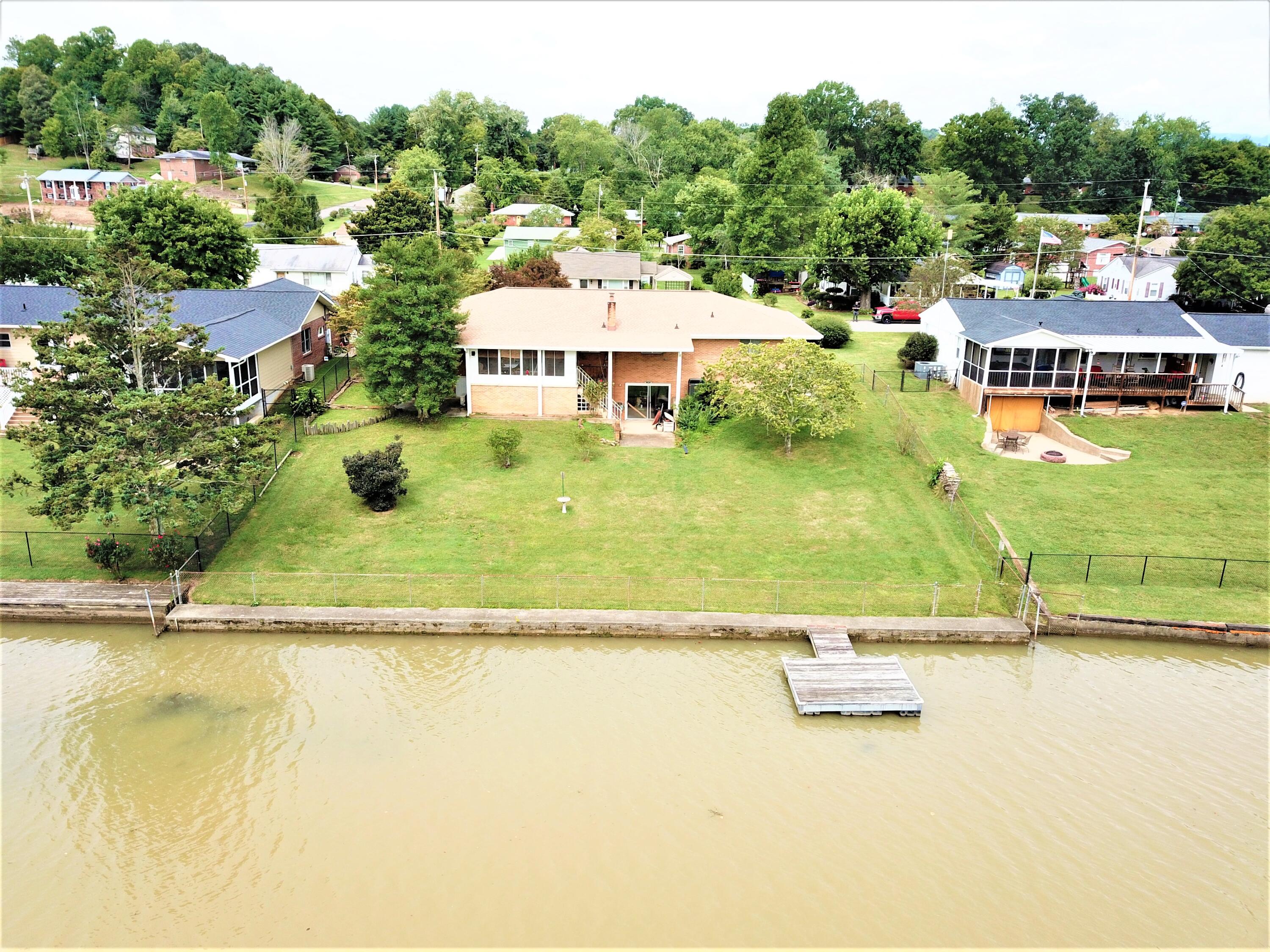 410 Riverside Drive Clinton, TN 37716 - Photo 29 of 32 Arial View