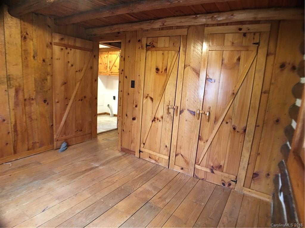 60 Fox Road Fairview, NC 28730 - Photo 17 of 35 Gallery Image 17