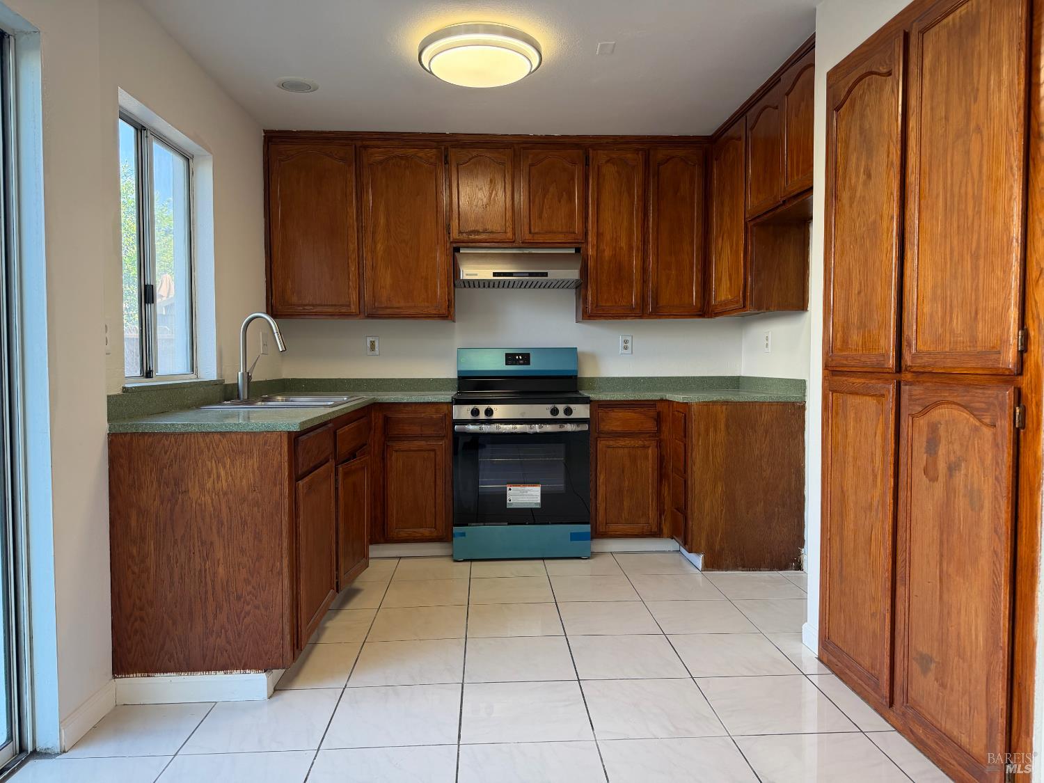 322 Ridgecrest Circle Suisun City, CA 94585 - Photo 9 of 39