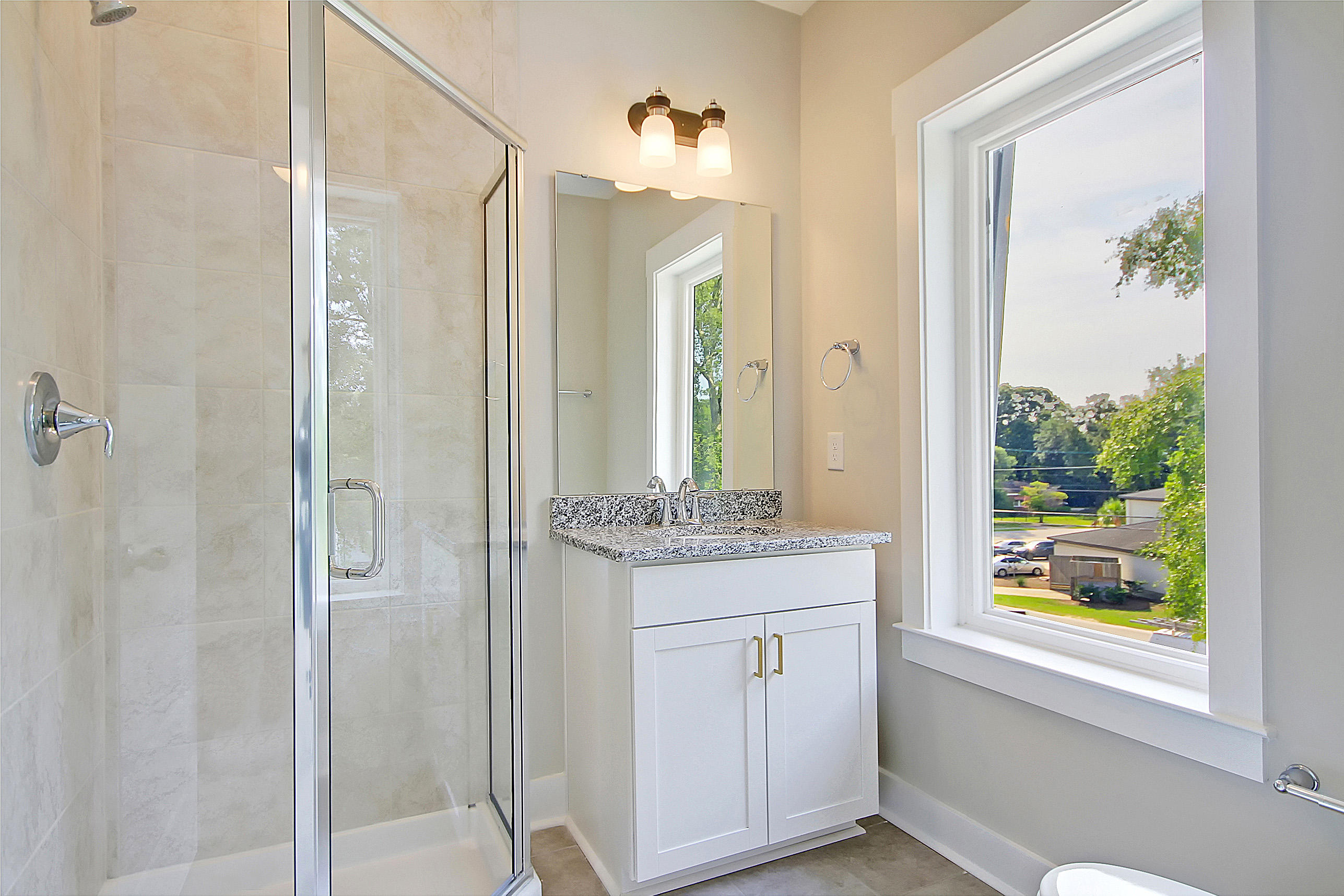 4061 South Rhett Avenue North Charleston, SC 29405 - Photo 23 of 33 SoHoSBath2