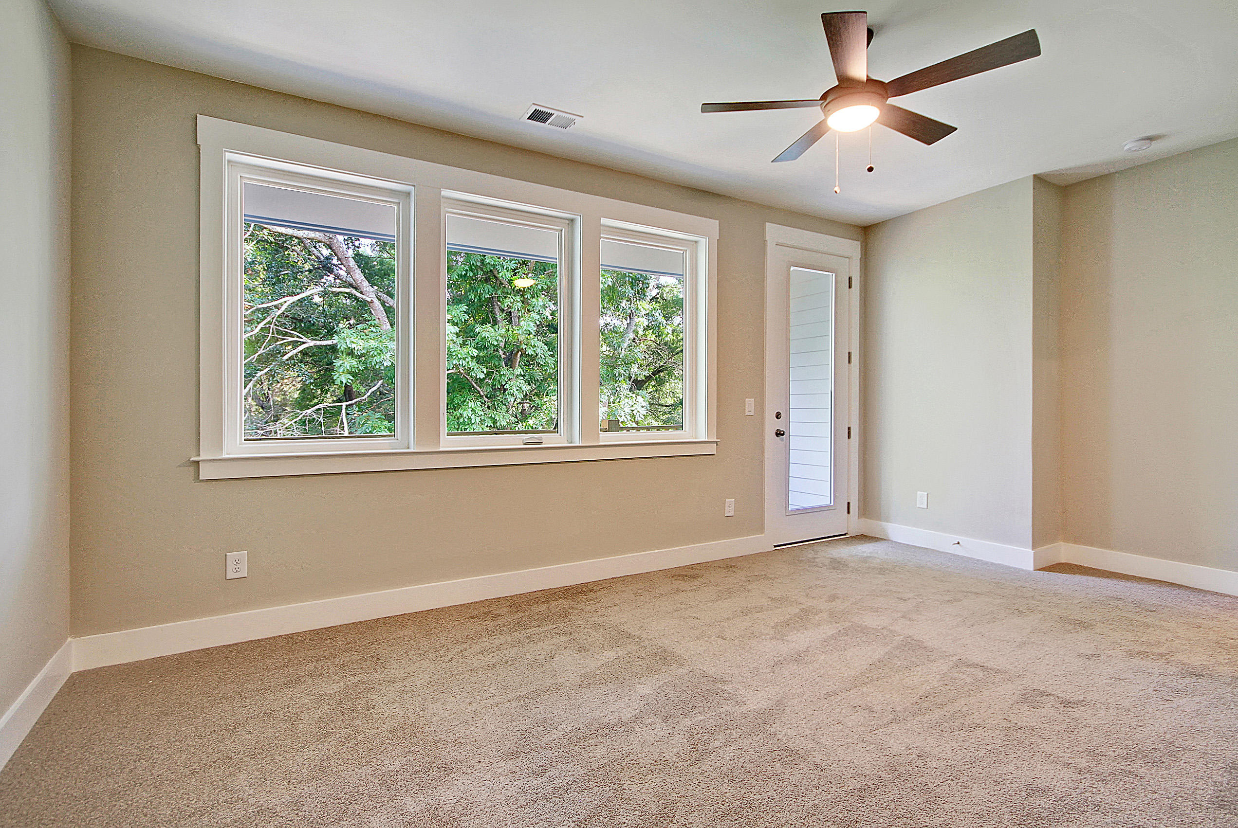 4061 South Rhett Avenue North Charleston, SC 29405 - Photo 4 of 33 SoHoSMB2