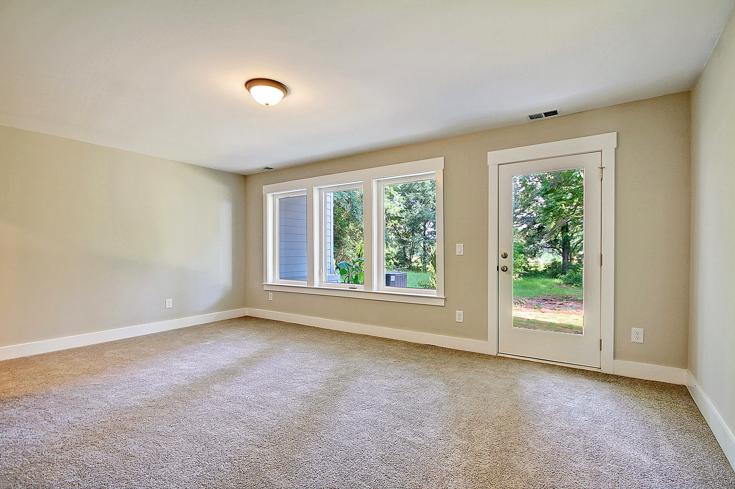 4061 South Rhett Avenue North Charleston, SC 29405 - Photo 8 of 33 SoHoSBed3