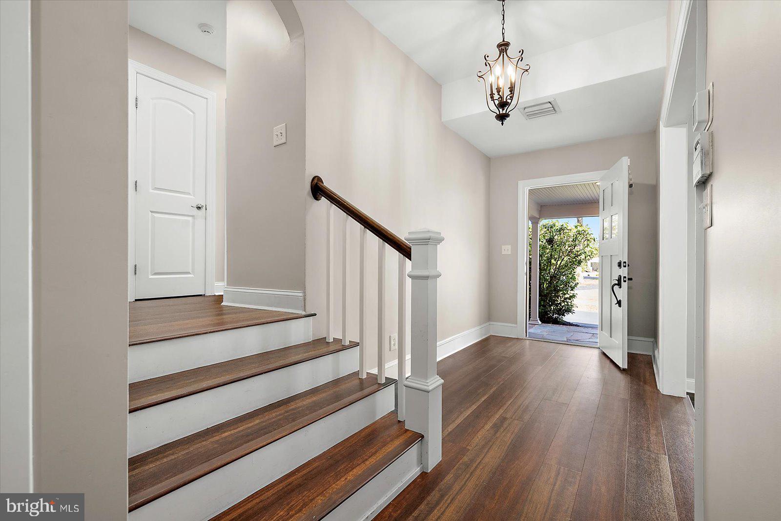 1105 Riverside Drive Salisbury, MD 21801 - Photo 6 of 70 Foyer