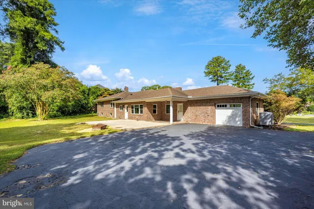 $625,000 | 1105 Riverside Drive, Salisbury, MD 21801