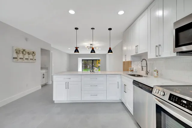 $359,000 | 7898 Eastlake Drive, Unit 7D, Boca Raton, FL 33433