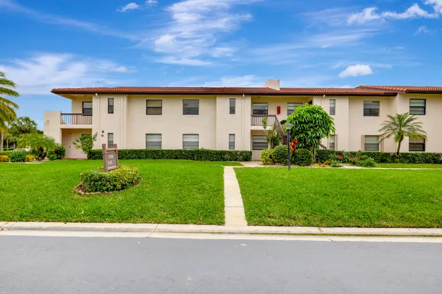 $359,000 | 7898 Eastlake Drive, Unit 7D, Boca Raton, FL 33433