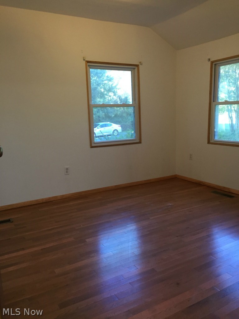 2272 Acre Road Akron, OH 44320 - Photo 8 of 19