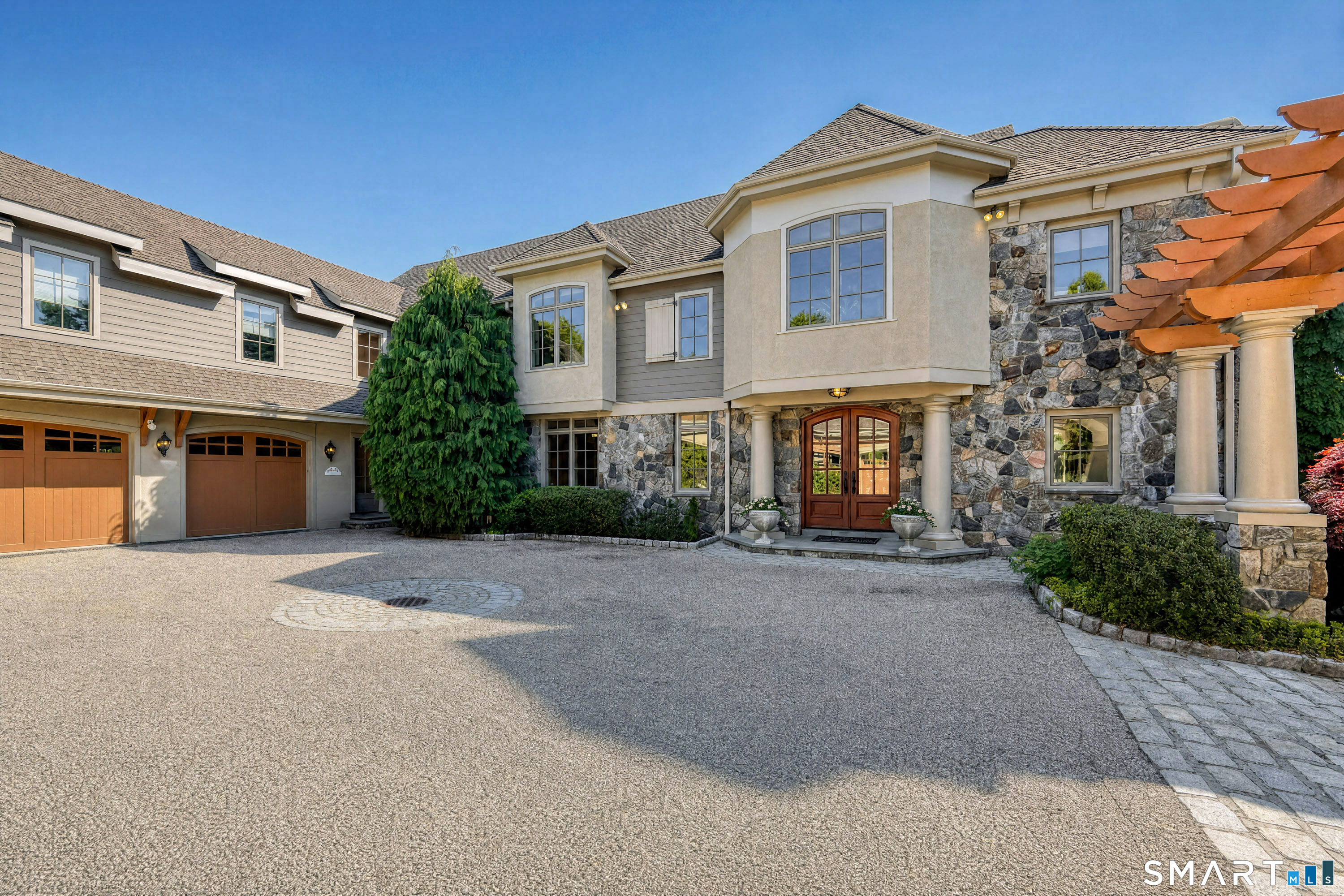 49 Middle River Road Danbury, CT 06811 - Photo 7 of 40