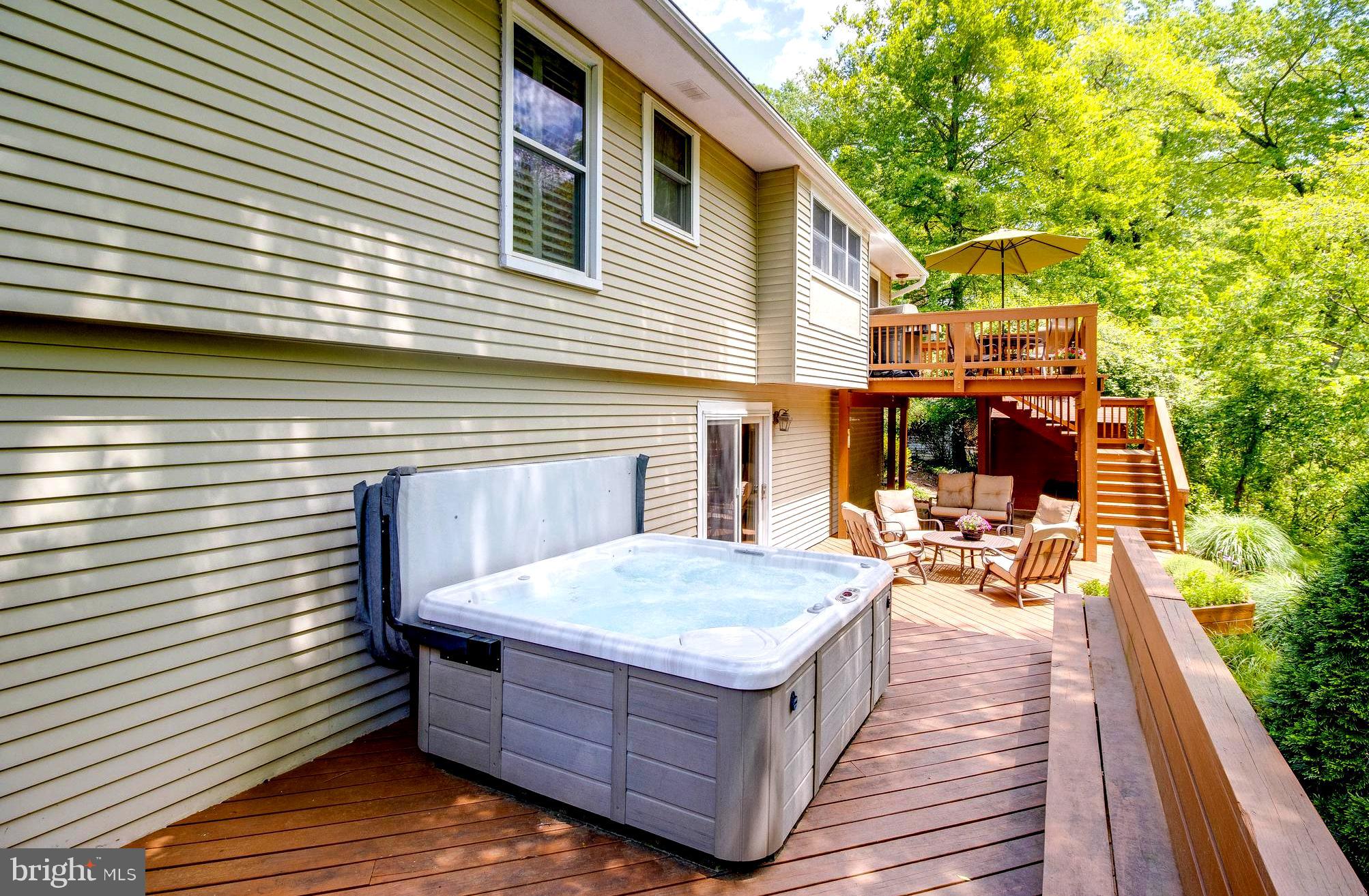 1602 Comanche Road Arnold, MD 21012 - Photo 4 of 40 Private Hot Tub Niche with Bench Seating