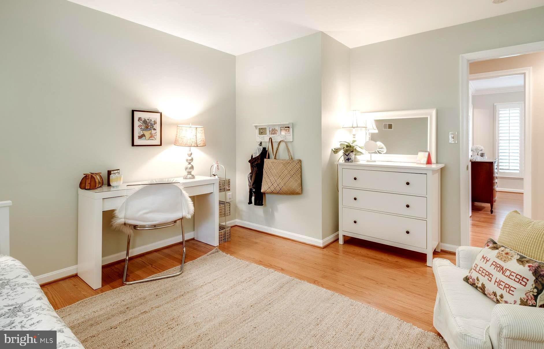 1602 Comanche Road Arnold, MD 21012 - Photo 30 of 40 3rd Upper Bedroom . Pleasing Neutral Paint Hues