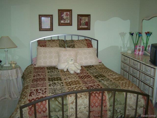 1000 Churchill Circle, Unit 31 Rochester, MI 48307 - Photo 14 of 25 Bedroom 2