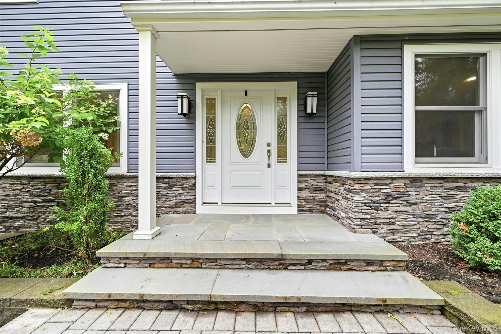 135 Oakwood Road Port Jefferson, NY 11777 - Photo 5 of 48