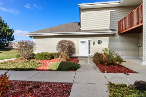 $275,000 | 434 Betzer Road, Unit H, Delavan, WI 53115