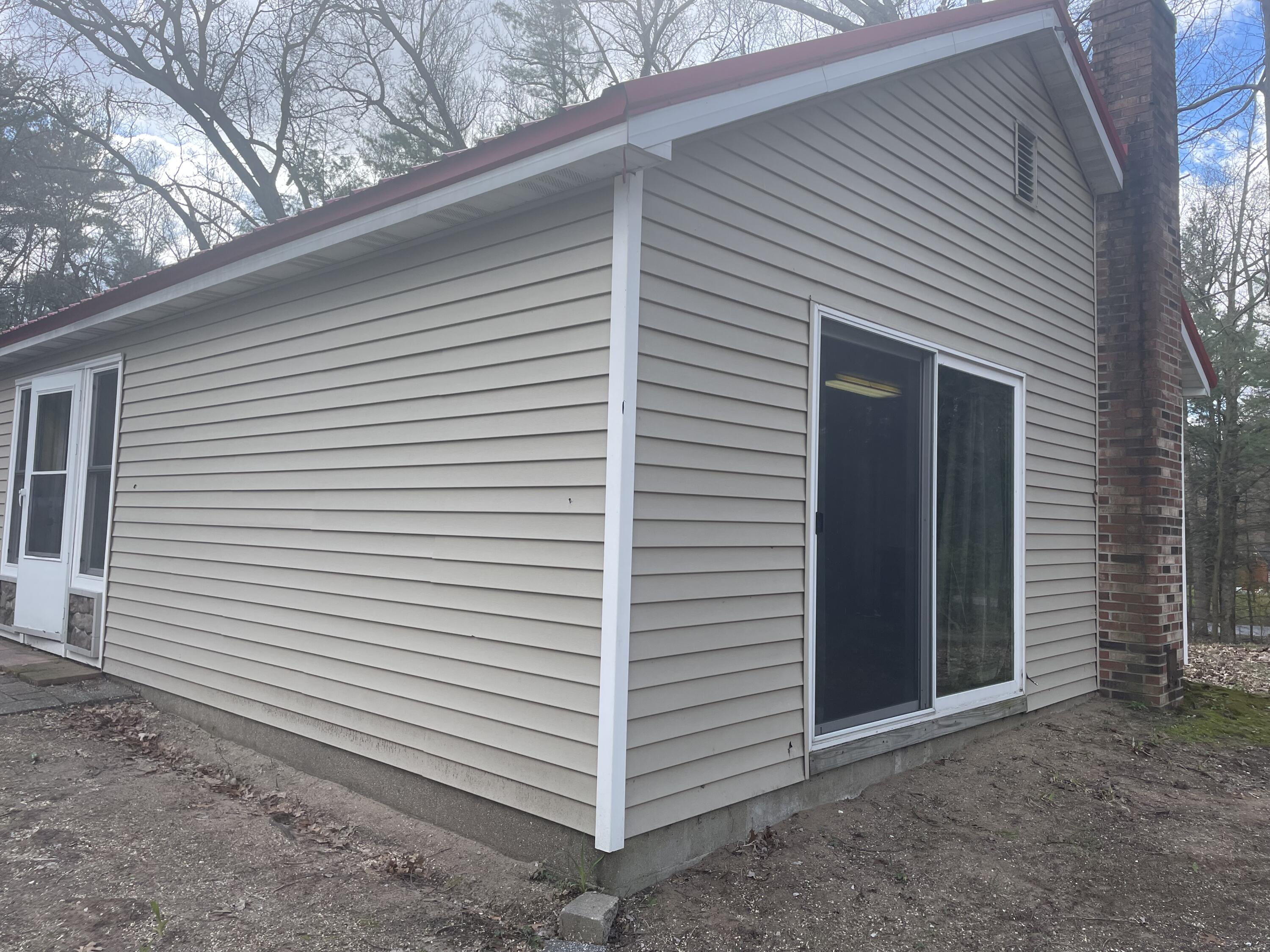 932 East River Road Muskegon, MI 49445 - Photo 20 of 22 IMG_0308