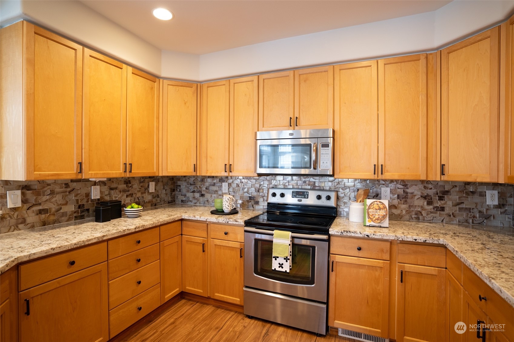 561 Anacortes Court Northeast, Unit 105 Renton, WA 98059 - Photo 13 of 33 Gallery Image 13
