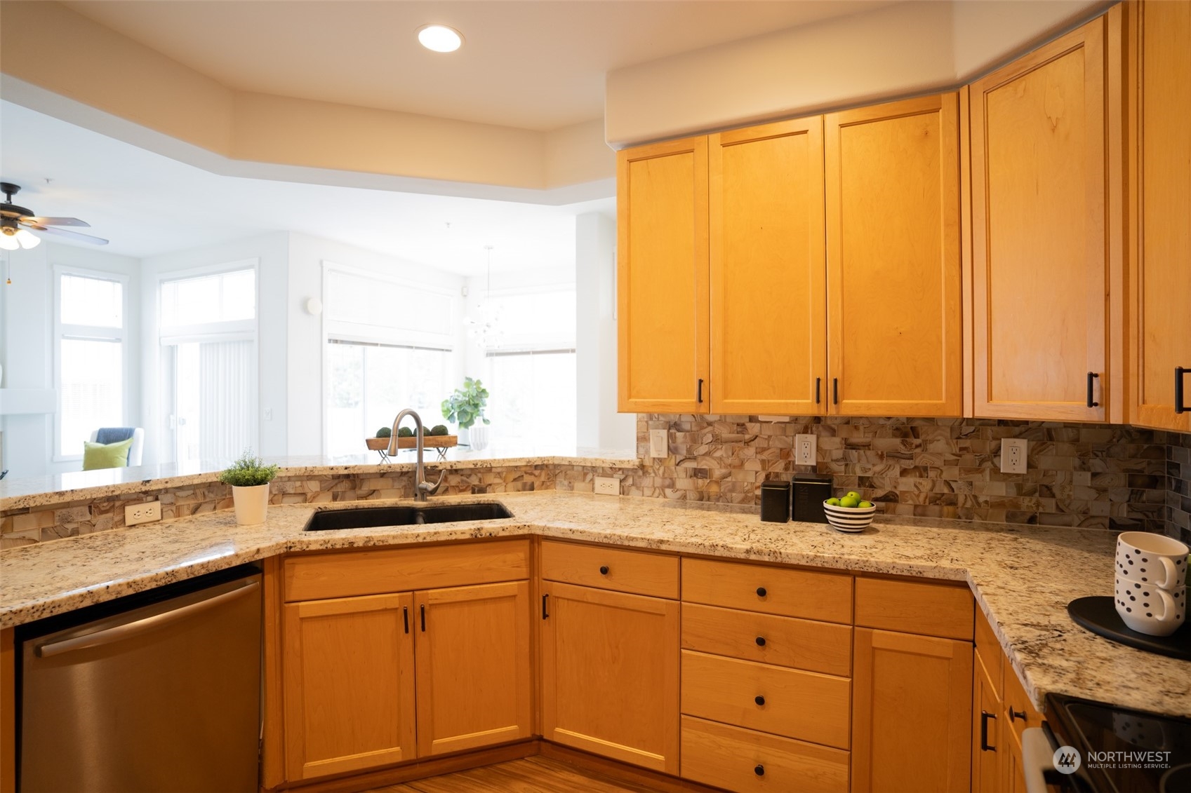 561 Anacortes Court Northeast, Unit 105 Renton, WA 98059 - Photo 14 of 33 Gallery Image 14