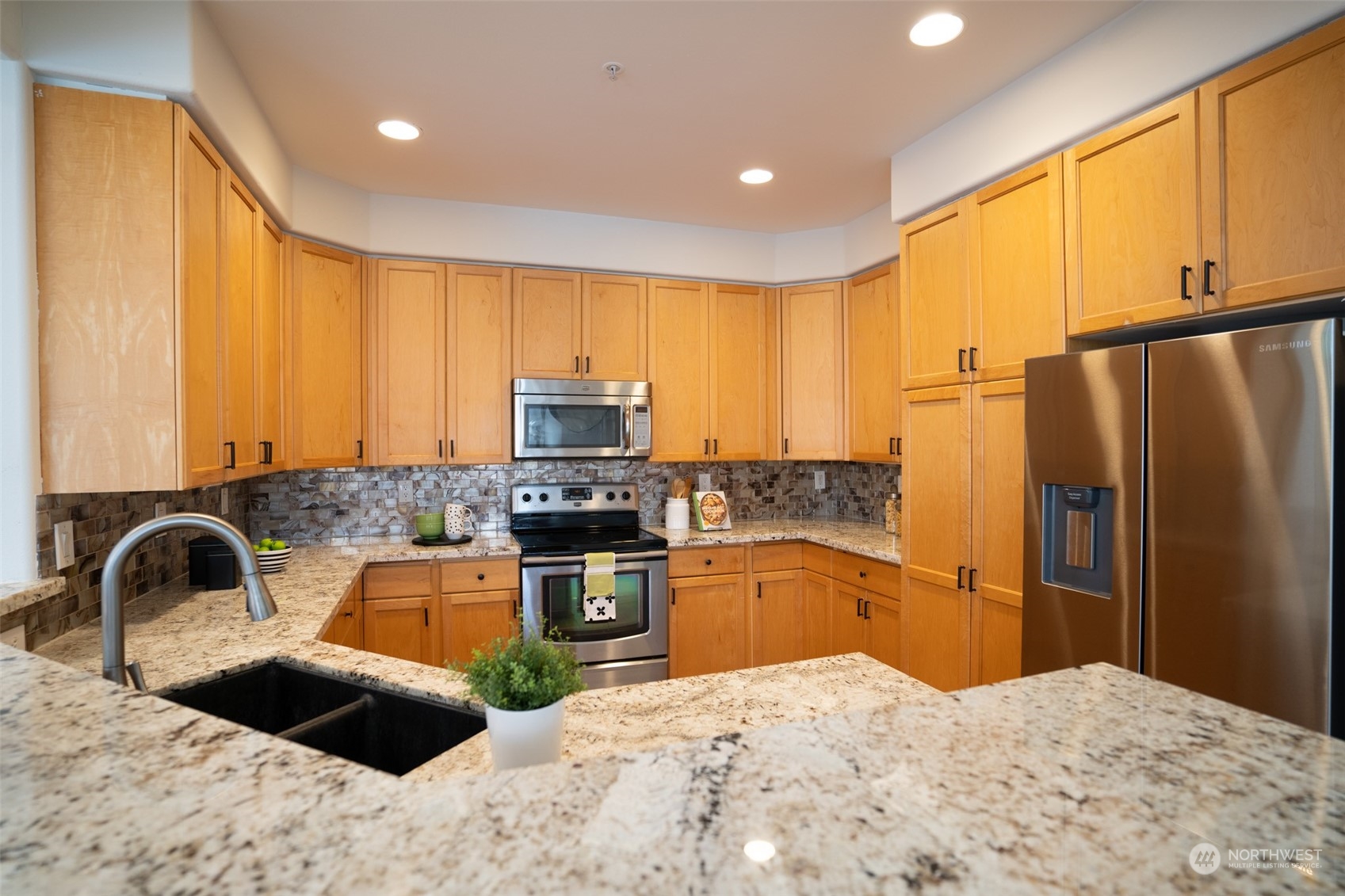 561 Anacortes Court Northeast, Unit 105 Renton, WA 98059 - Photo 17 of 33 Gallery Image 17