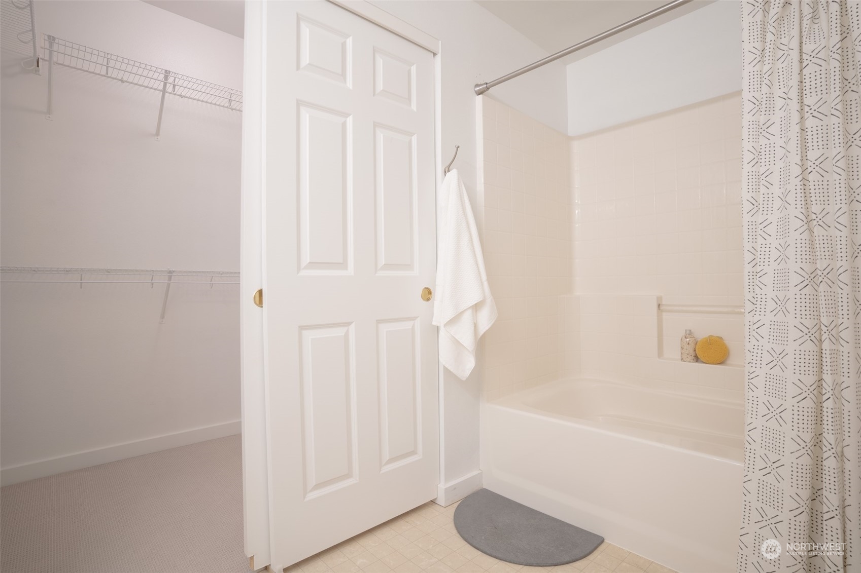 561 Anacortes Court Northeast, Unit 105 Renton, WA 98059 - Photo 23 of 33 Gallery Image 23