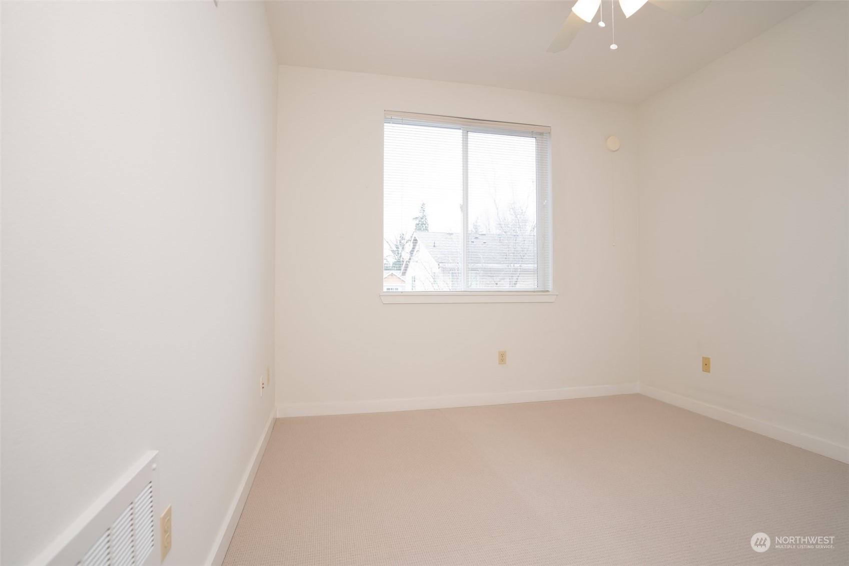 561 Anacortes Court Northeast, Unit 105 Renton, WA 98059 - Photo 25 of 33 Gallery Image 25