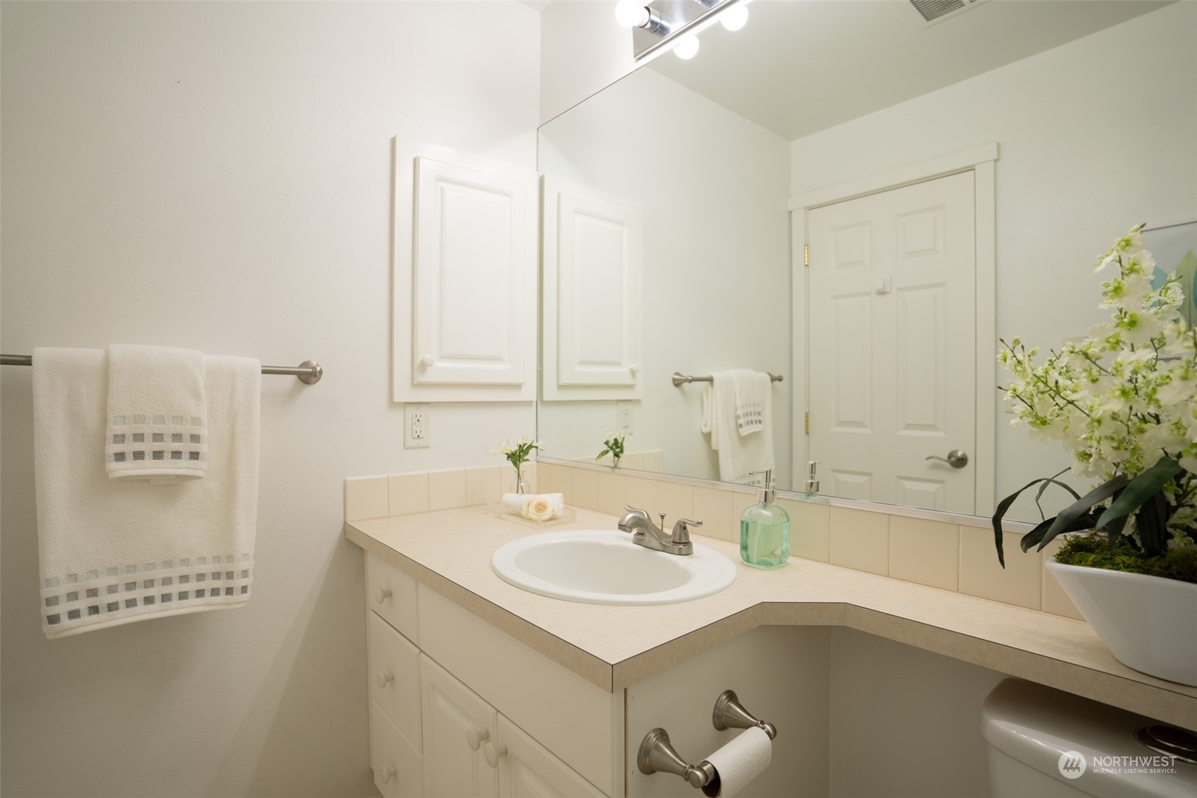 561 Anacortes Court Northeast, Unit 105 Renton, WA 98059 - Photo 28 of 33 Gallery Image 28