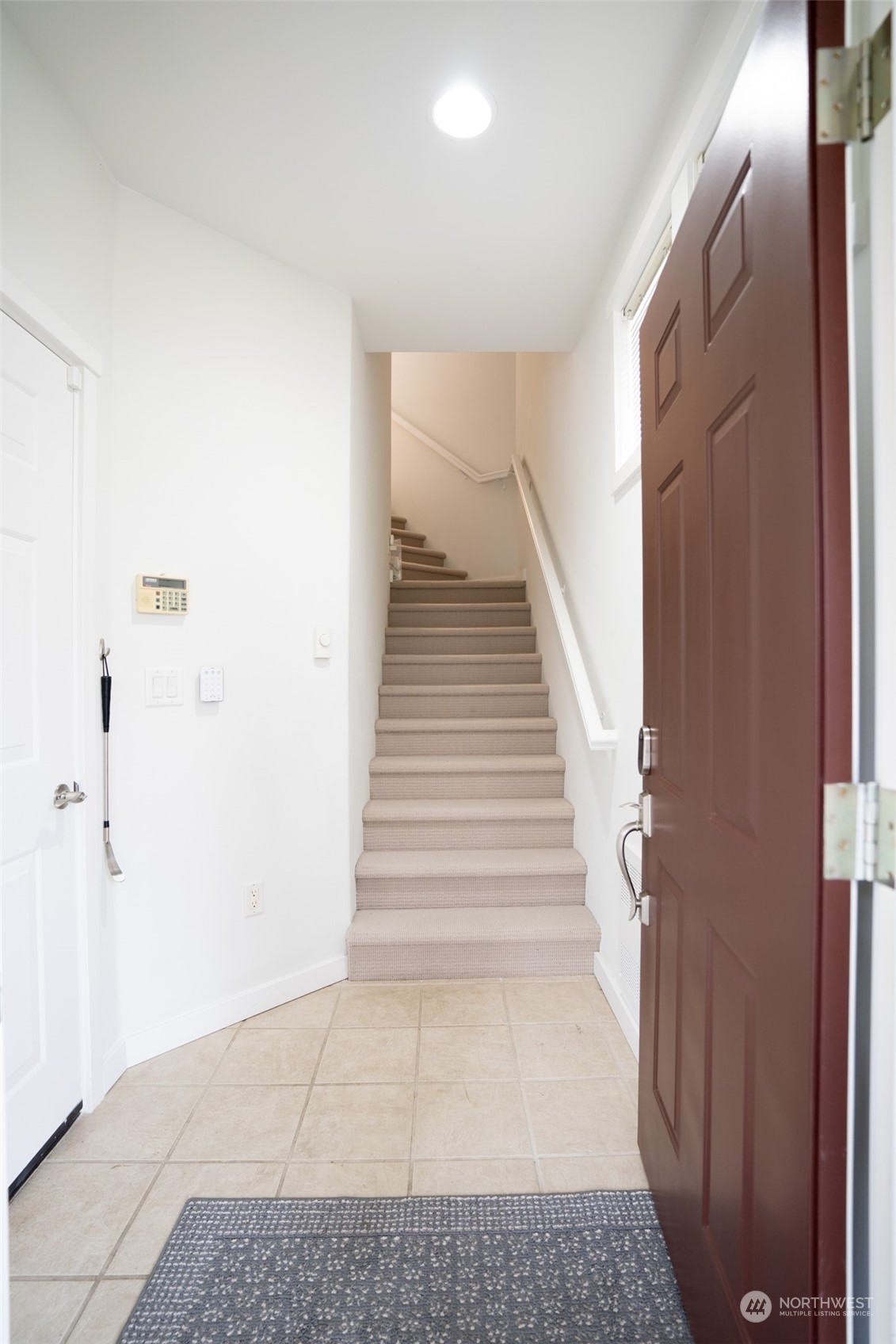 561 Anacortes Court Northeast, Unit 105 Renton, WA 98059 - Photo 4 of 33 Gallery Image 4